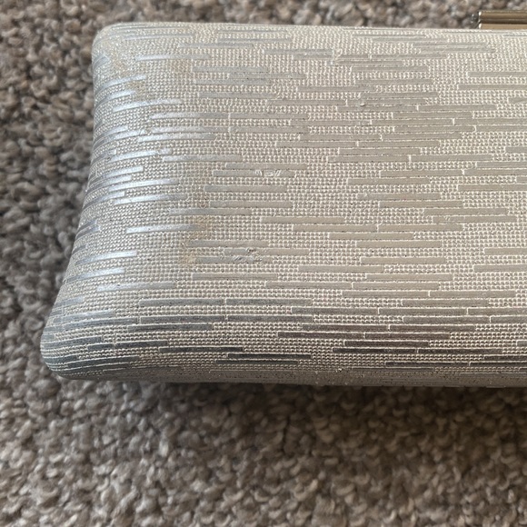Silver clutch - Picture 3 of 4